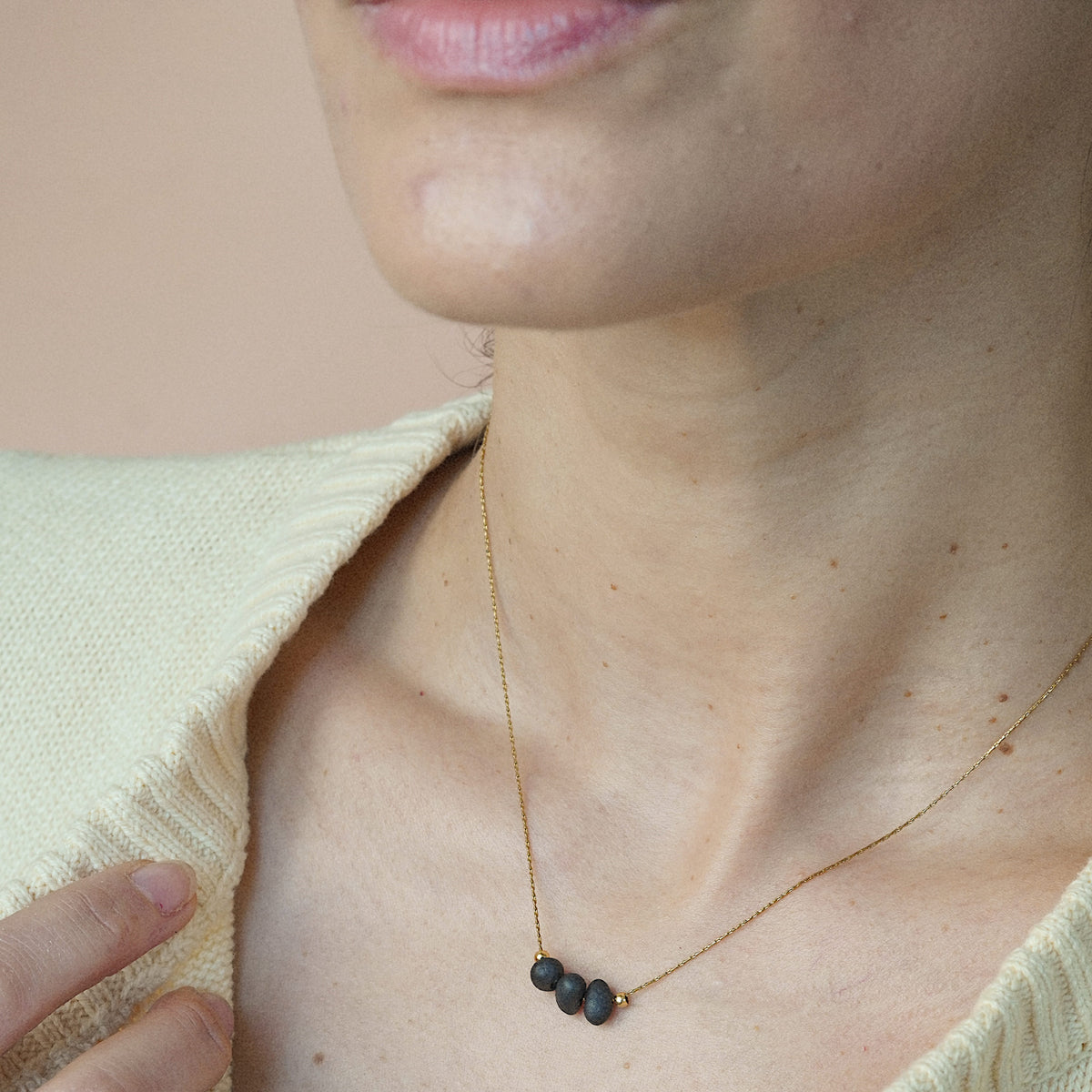 INARA NECKLACE