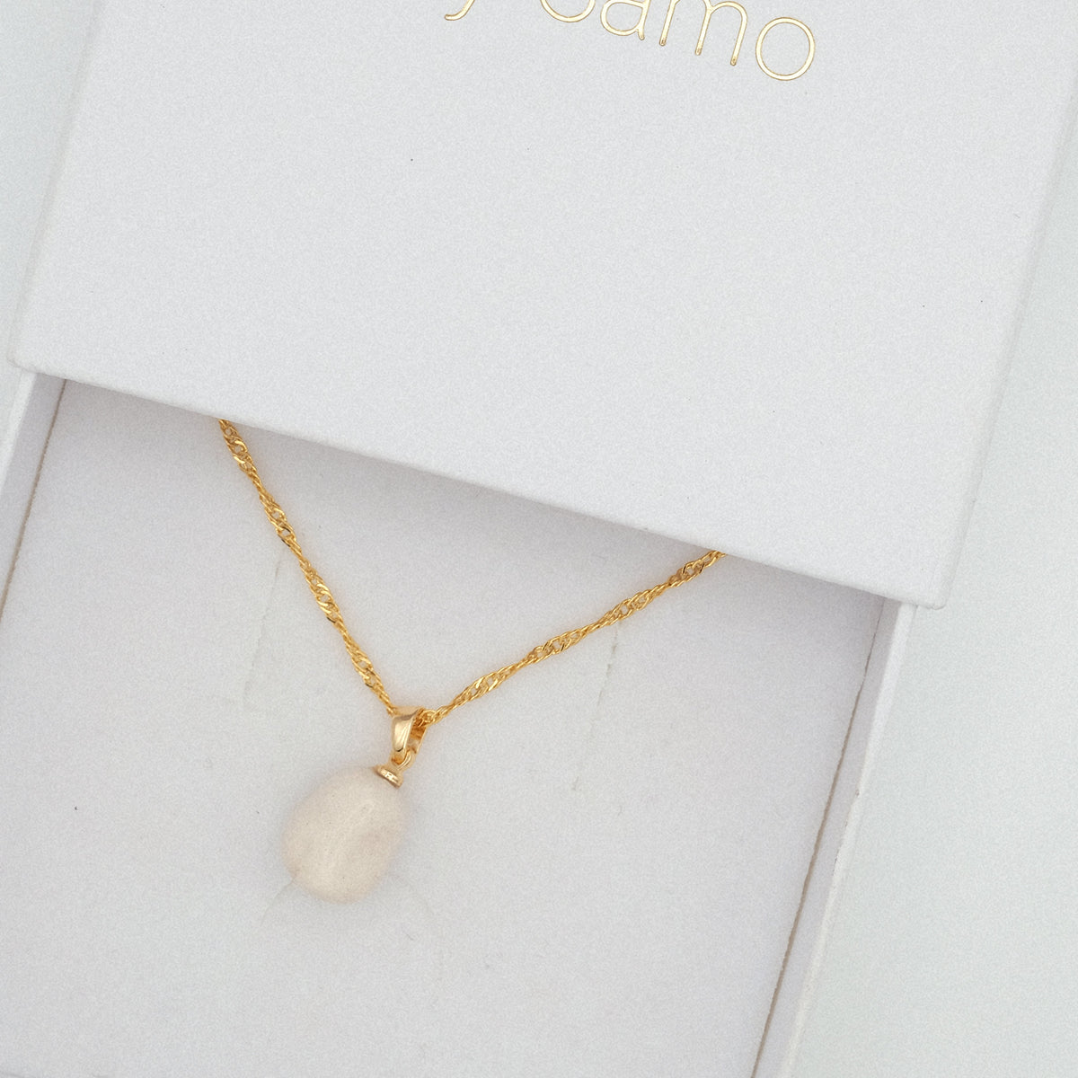 NOMI NECKLACE